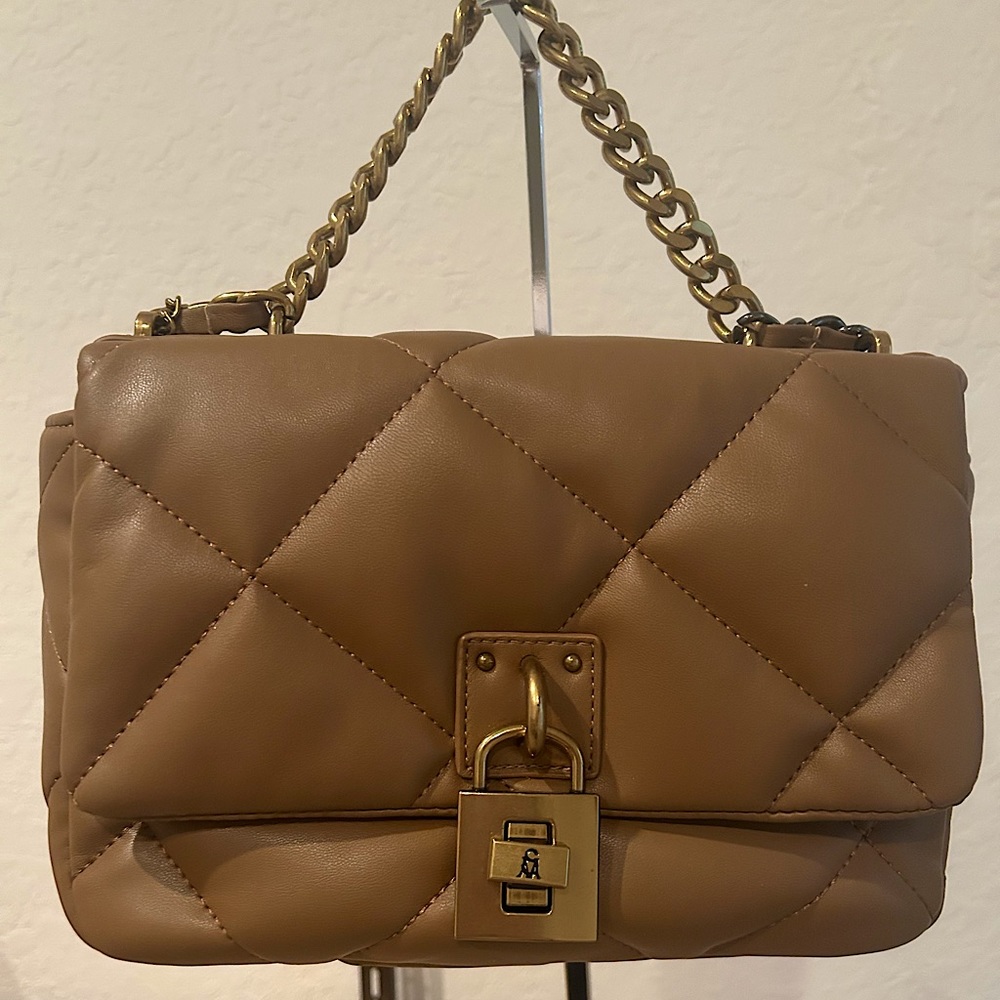 Steve Madden Terra Quilted Crossbody bag with chain in Camel 💼